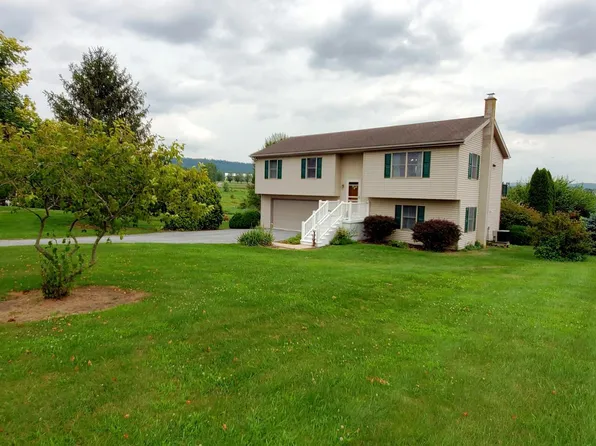132 Maple Dr, Fredericksburg, PA 17026