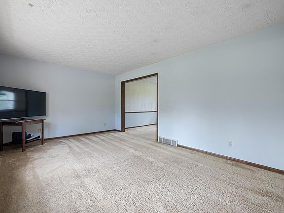 5th image of 13849 Stonehenge Cir NW