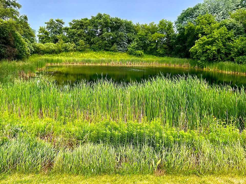 2nd image of 39855 Jonathan Knolls Ln