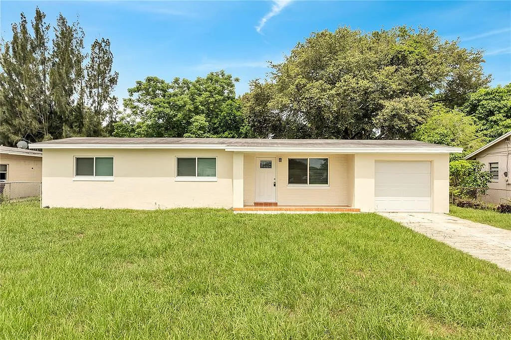3 bed, 2.0 bath, 1385 sqft, $2,300 — Photo 1