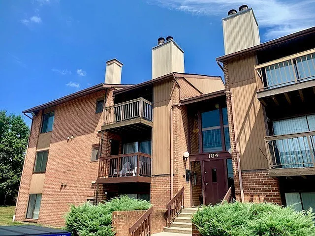 104 Mountain Rd #3A