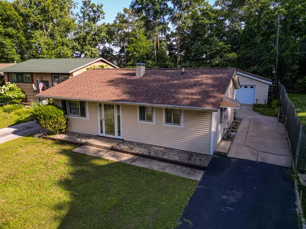 609 Washington Park Blvd, Michigan City, IN 46360