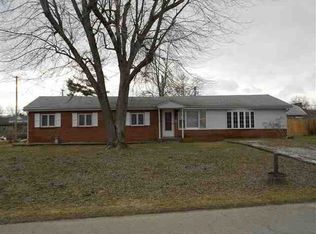 30 S Maple St, Rosedale, IN 47874