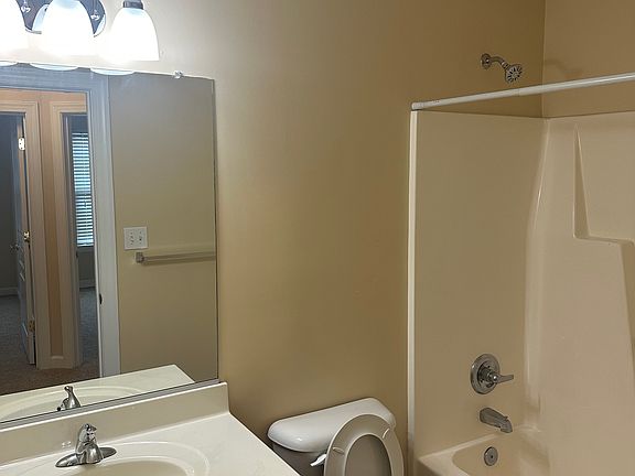 4th image of 732 Washington Ave