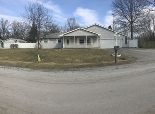 4701 Wilson Dr, Taylorville, IL 62568