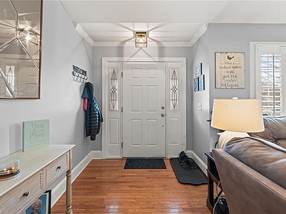 3rd image of 610 Brownstone Dr