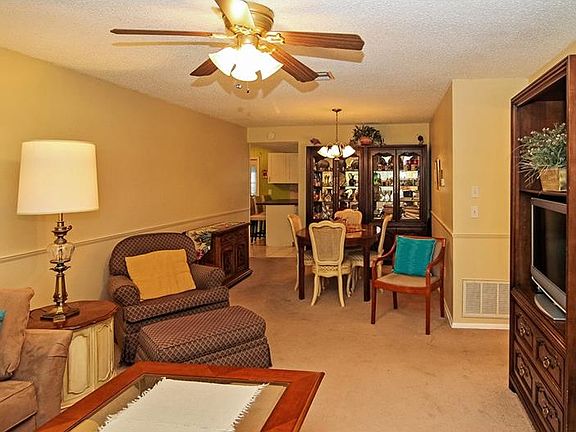 2nd image of 205 Mindy Dr