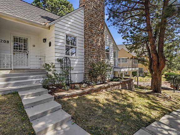 4th image of 4675 S Yosemite Street #208