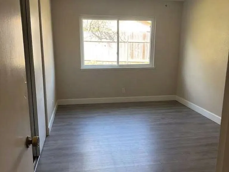 4901 Autumntree Ct — Photo 7