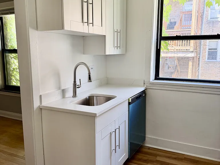 1350 W Hood Ave #2 — Photo 5