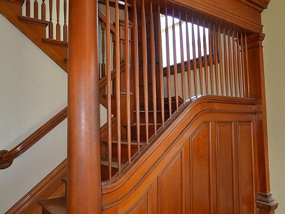 Beautiful Staircase !!