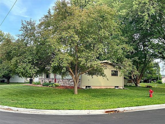 2nd image of 302 4th Avenue