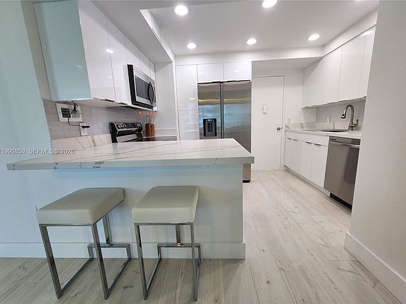 5th image of 3505 S Ocean Dr APT 515