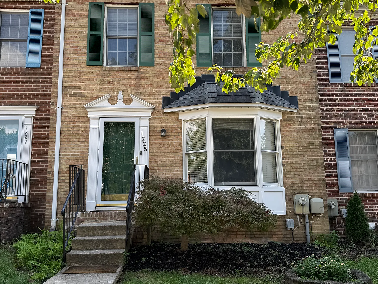 3 bed, 1992 sqft, $2,600 — Photo 1