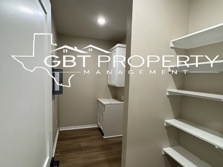 206 S Tucker Ln #2E — Photo 6