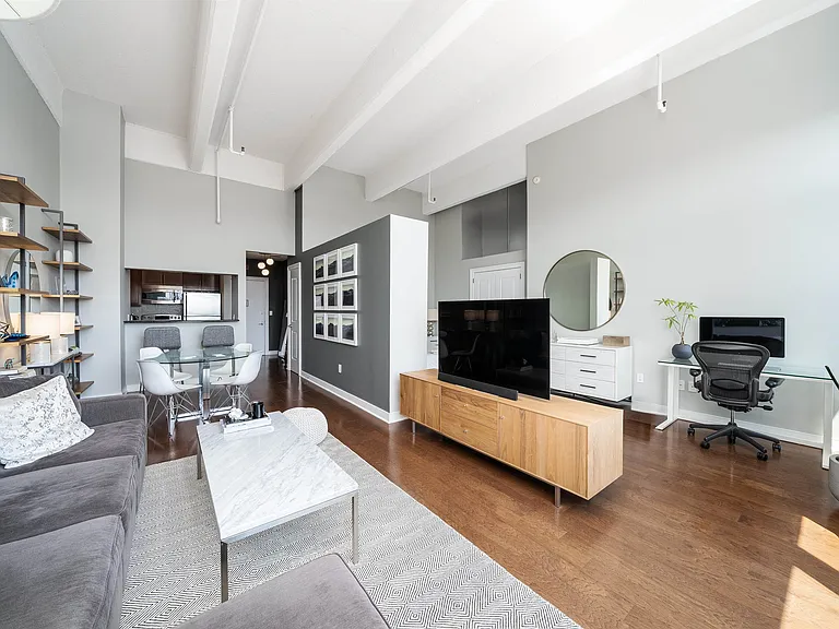 1500 Hudson St #9K — Photo 5