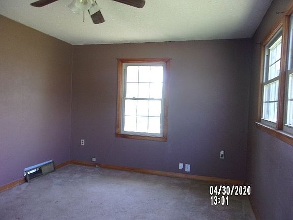 5th image of 904 Lakeside Dr
