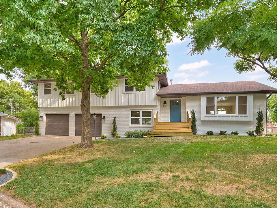 1st image of 713 E Meadowlark Circle