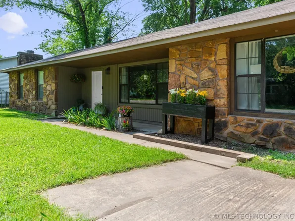607 S Choctaw Ave, Claremore, OK 74017