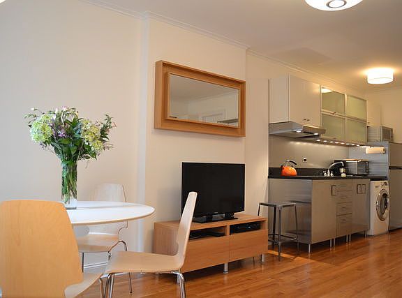 2nd image of 129 E 60th St APT 5R