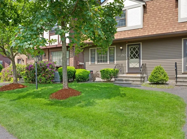20 Scotty Hollow Dr #E, Chelmsford, MA 01824