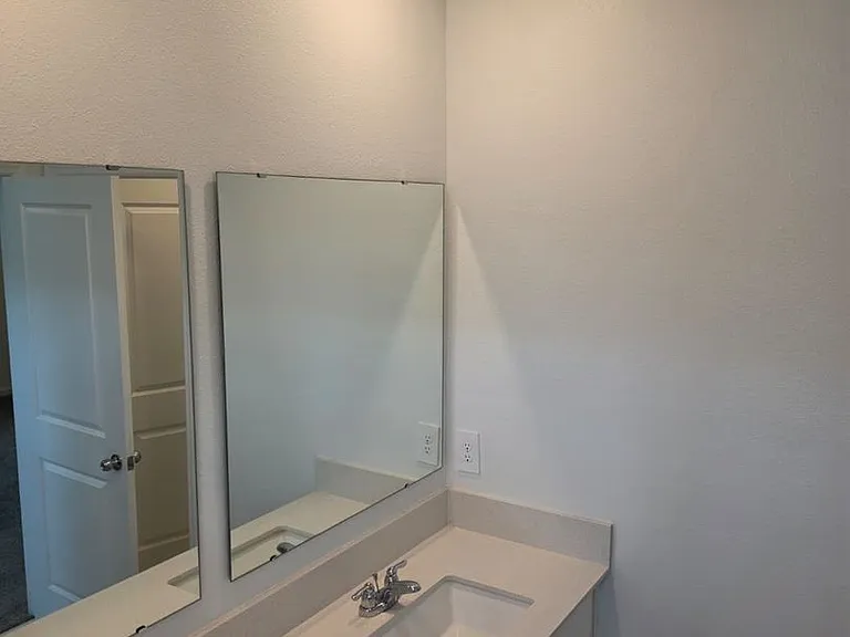 3330 Laurent Loop — Photo 16