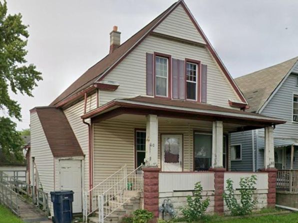 60 Oak St