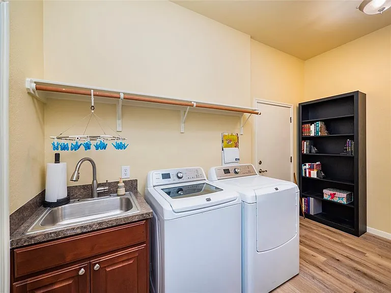 3805 Longhorn Acres St — Photo 18