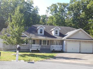 305 Woodwind Ct, Stroudsburg, PA 18360