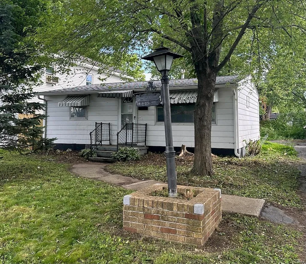 2212 Orville Ave photo 1