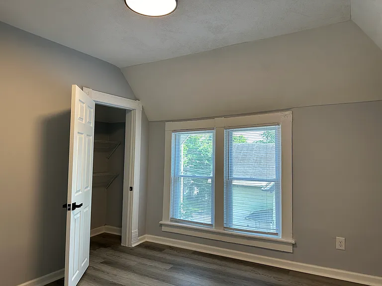309 Oak St — Photo 18