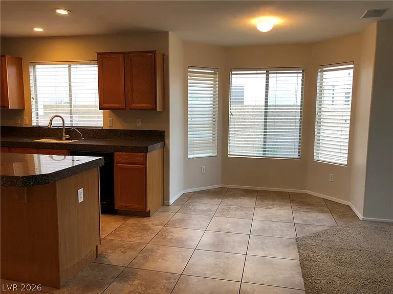 9724 Sandmist Ave — Photo 10