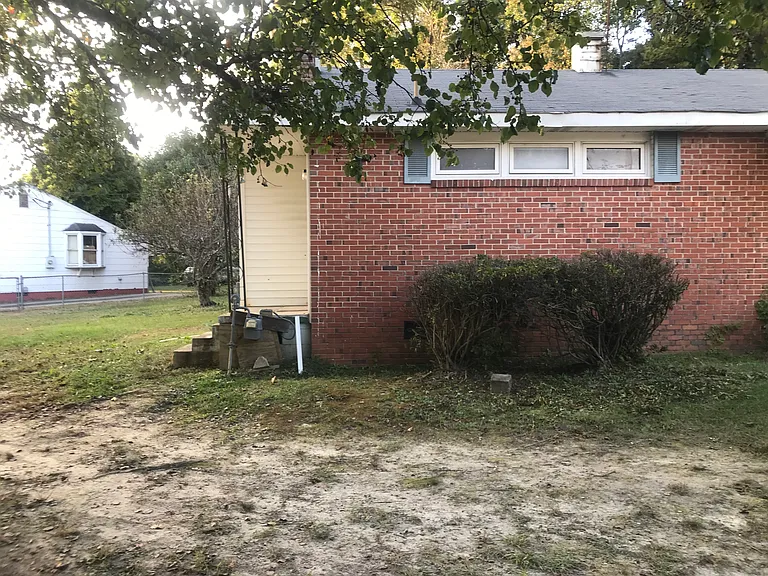 604 E Highland Ave — Photo 15