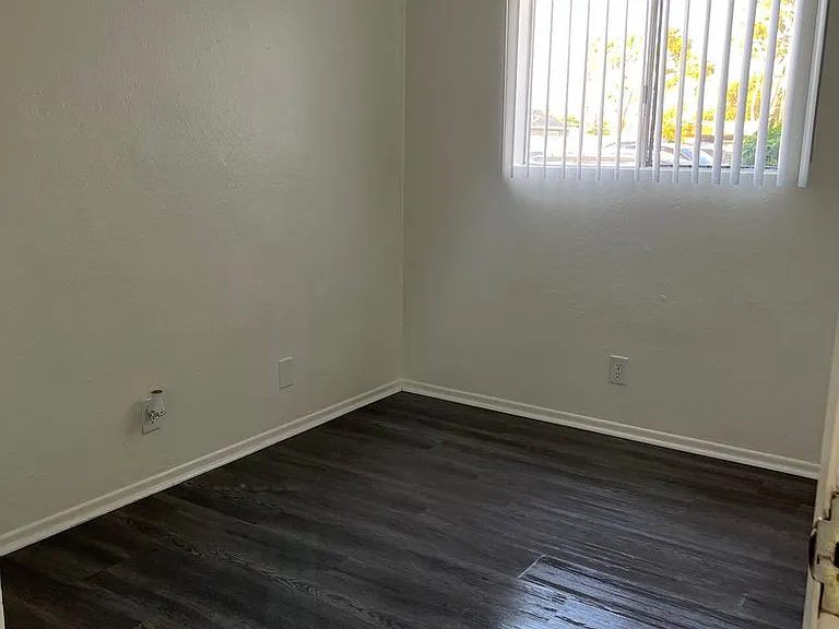 5910 Warren St — Photo 9