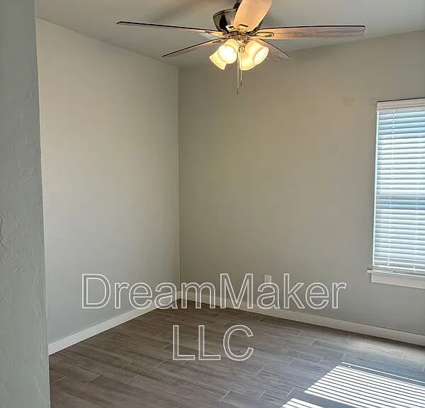 5225 E Maple Rd — Photo 7