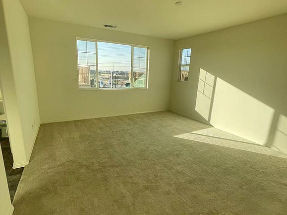 5th image of 4812 Jordan Ave