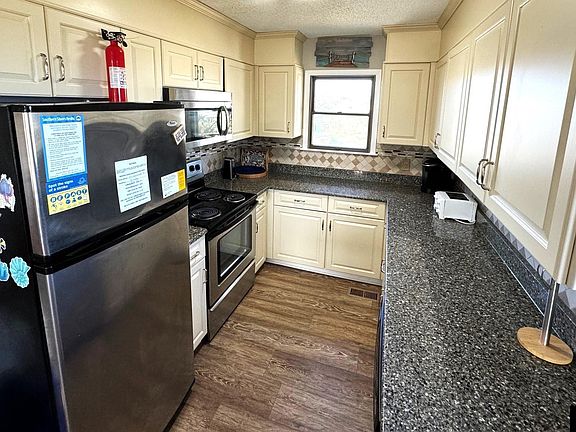 4th image of 107 Sheldrake Ct