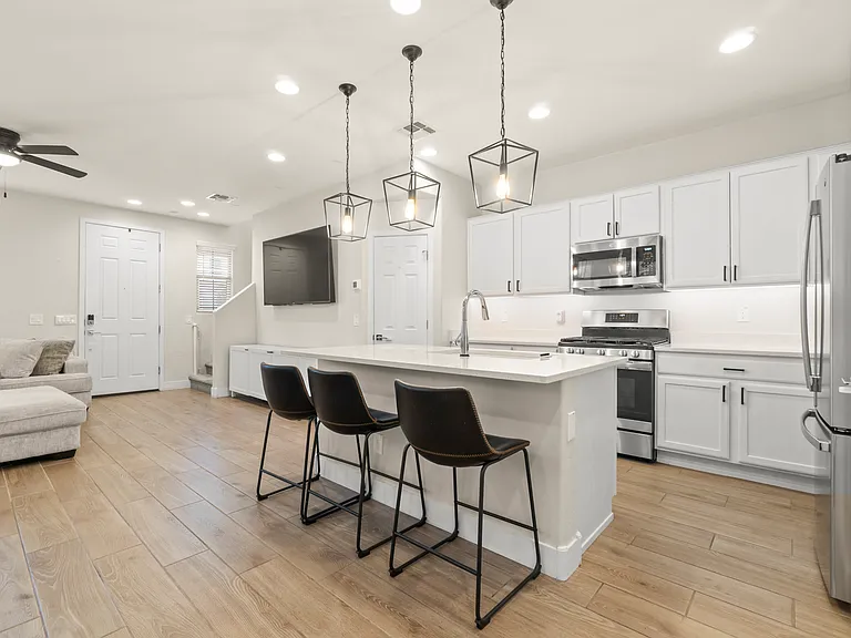 8343 E Irwin Ave — Photo 3