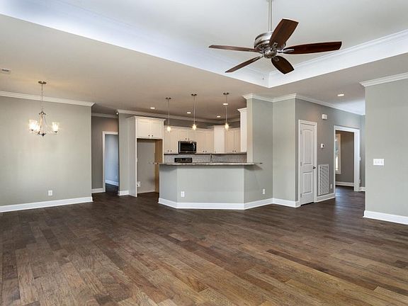 4th image of 335 Laurel Cyn