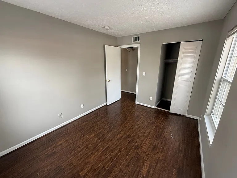 1316 Roosevelt Ave — Photo 8