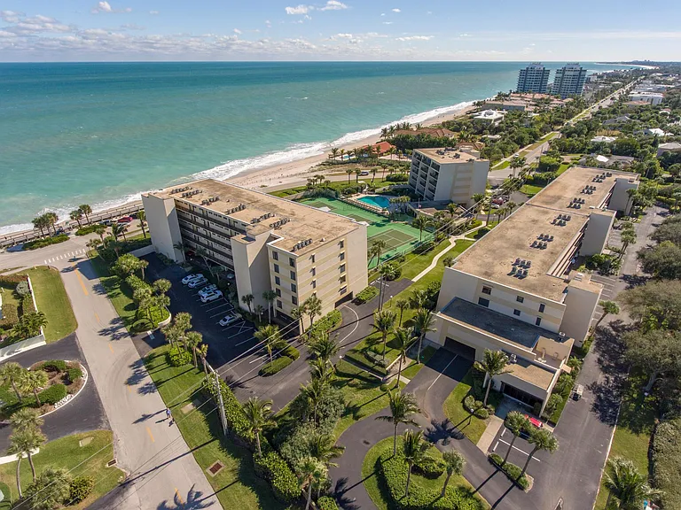 3939 Ocean Dr #307C — Photo 2