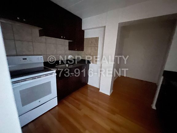 2nd image of 1360 W Touhy Ave APT 205