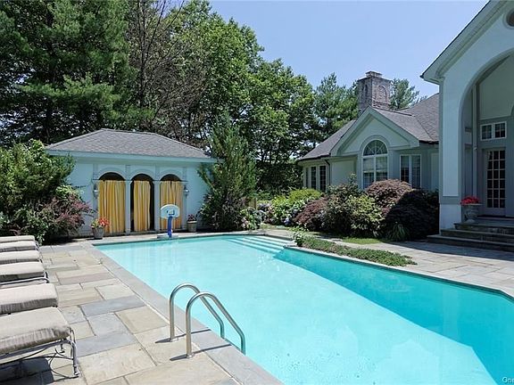 2nd image of 4 Linden Dr