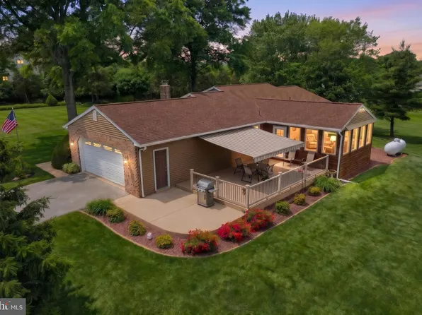 5971 Davidsburg Rd, Dover, PA 17315