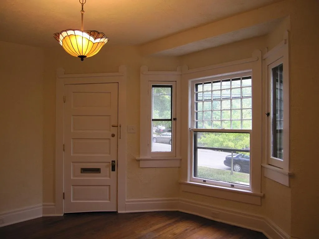 2 bed, 900 sqft, $2,250 — Photo 3