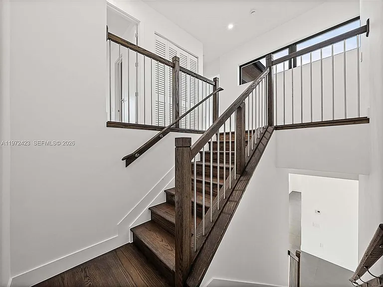 5718 Ashwood Cir W — Photo 67