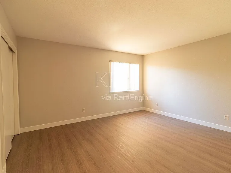 Stamford Court Apartments — Photo 15