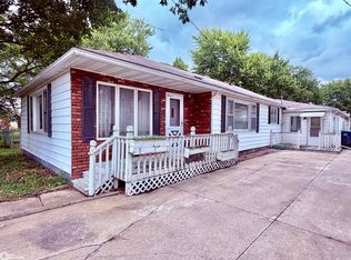 121 N Cooper St, Stronghurst, IL 61480