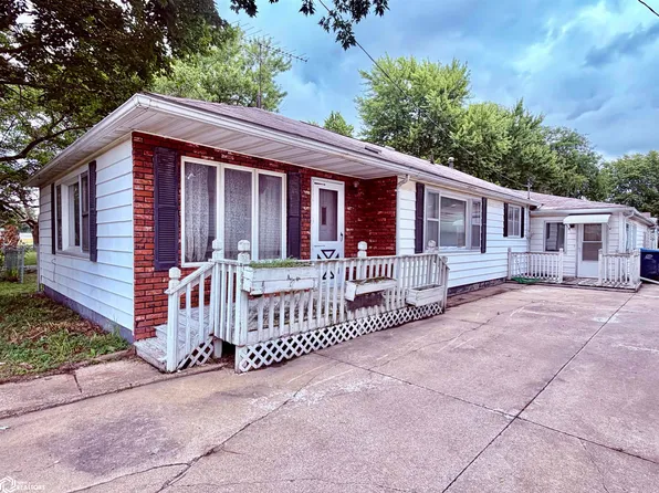 121 N Cooper St, Stronghurst, IL 61480