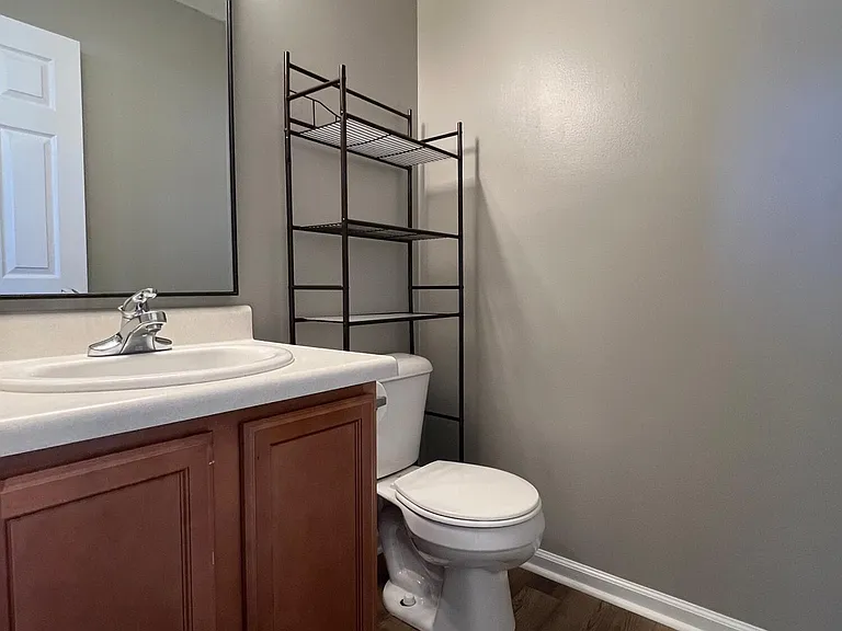 304 Mann St — Photo 26